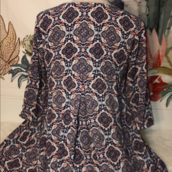 Cute Patterned Dress! - Picture 3 of 3